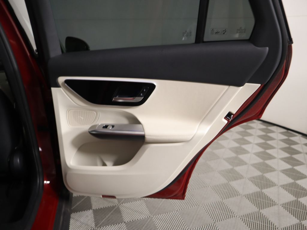2025 Mercedes Benz GLC 300 photo 25