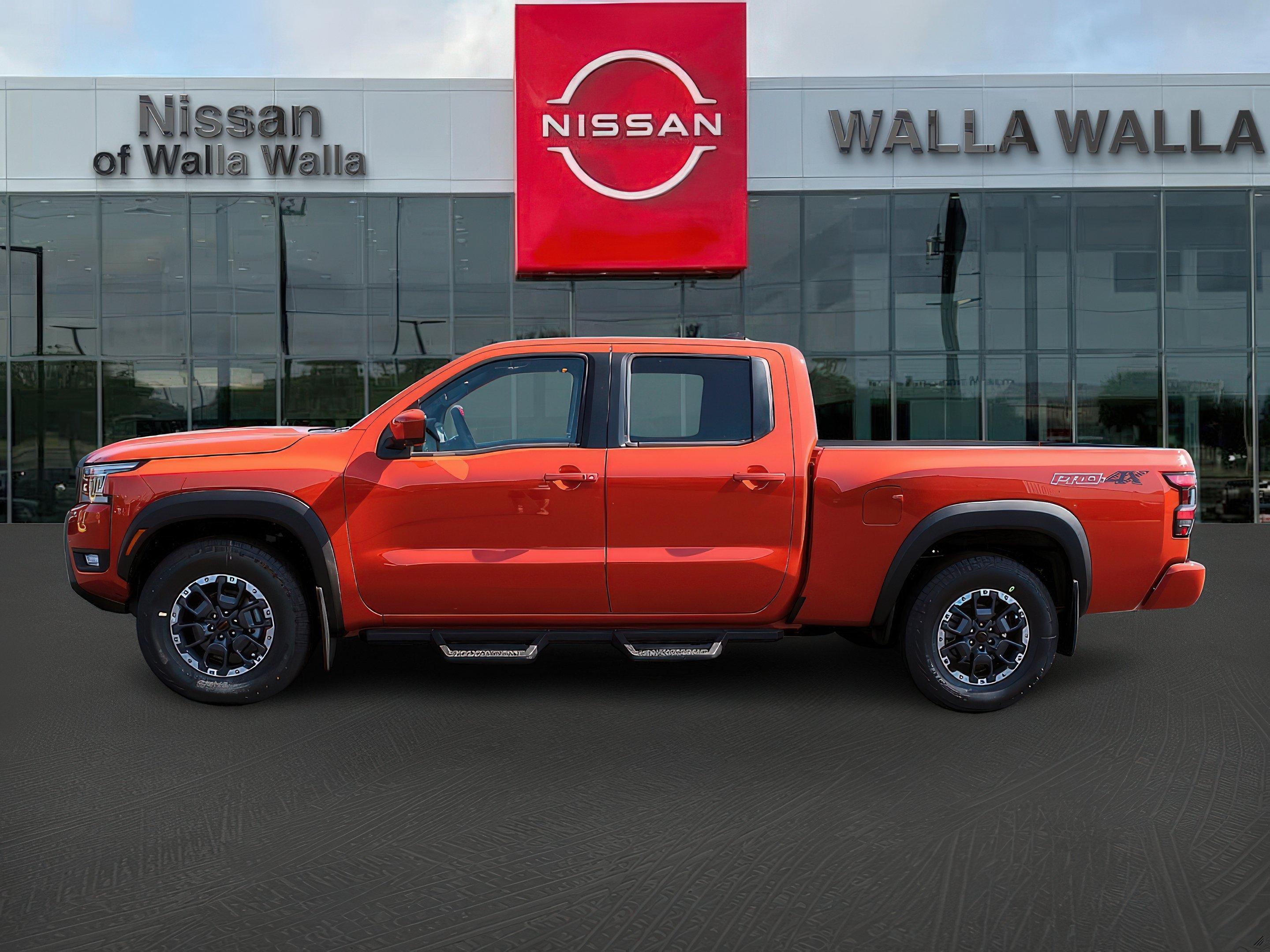 2025 Nissan Frontier PRO-4X photo 4