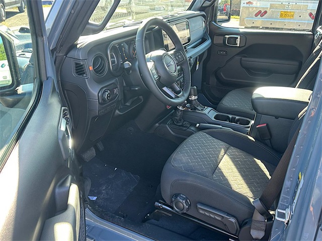 2025 Jeep Gladiator Mojave photo 9