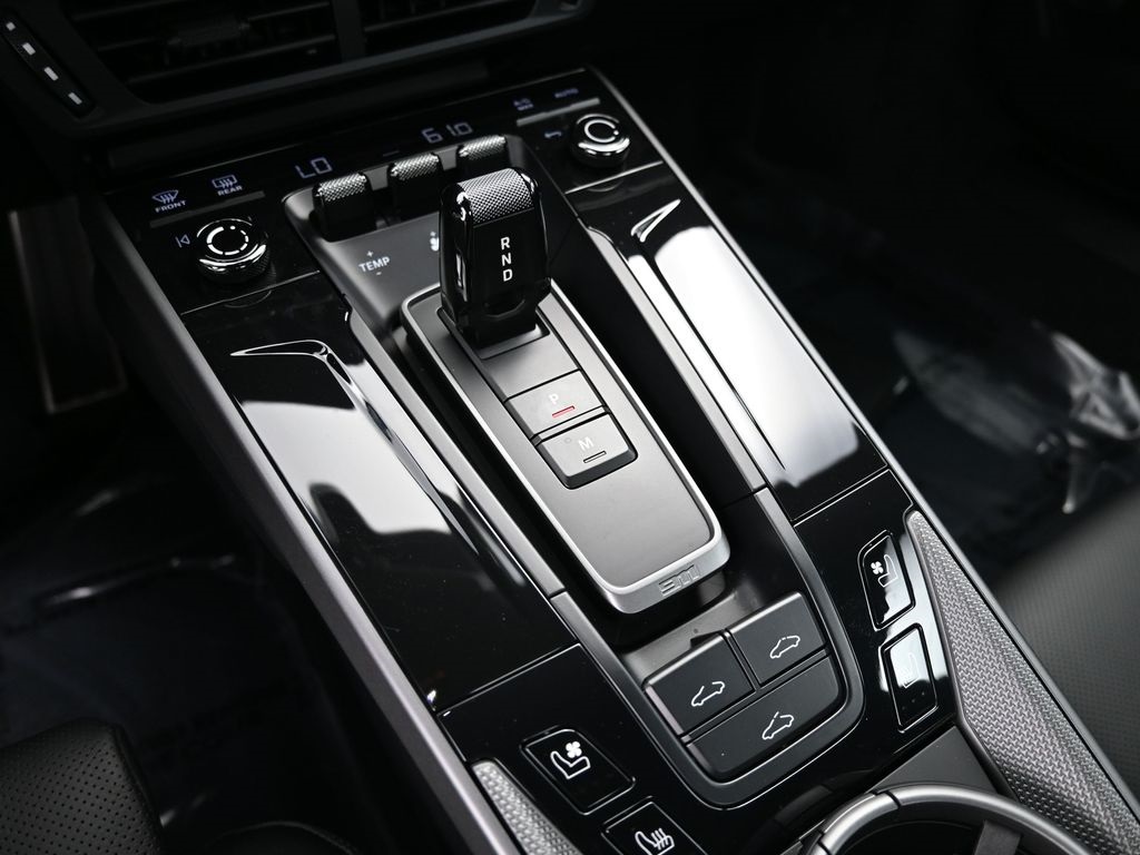 2025 Porsche 911 photo 22