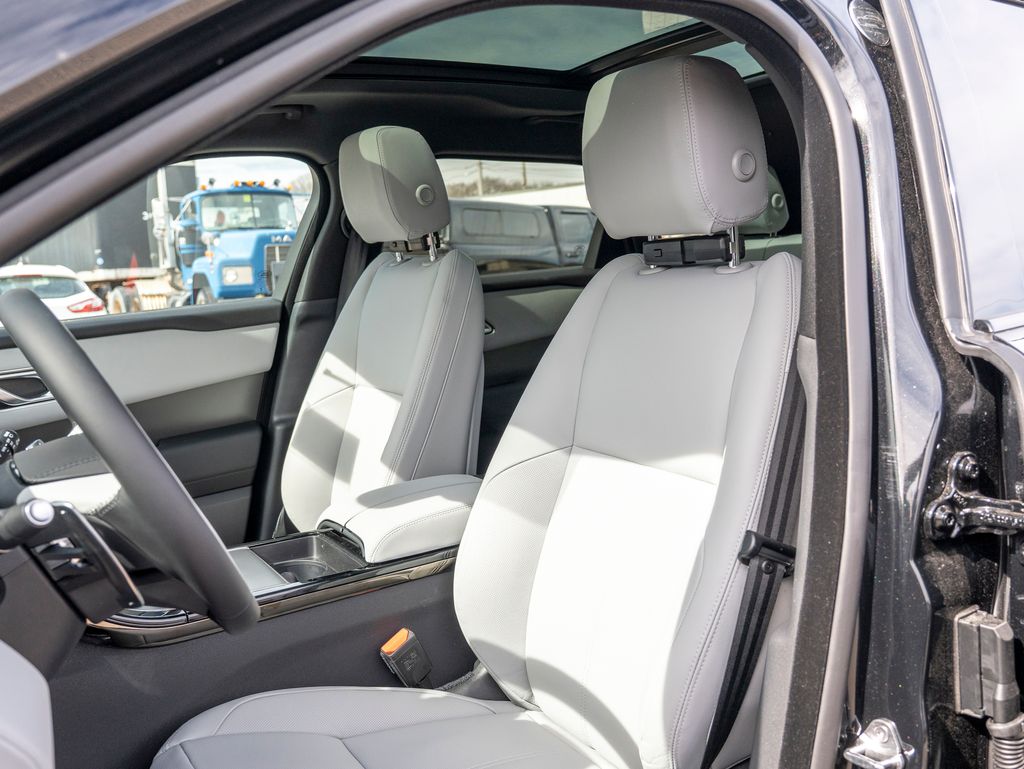 2026 Land Rover Range Rover Velar S photo 19