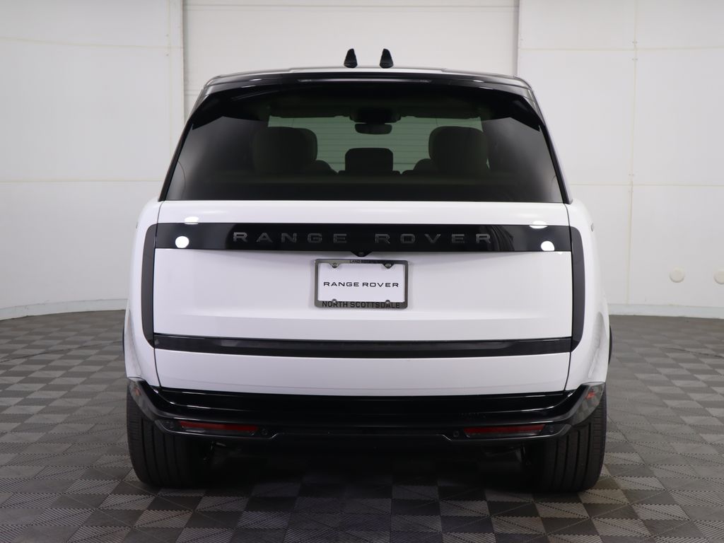 2025 Land Rover Range Rover SE photo 3