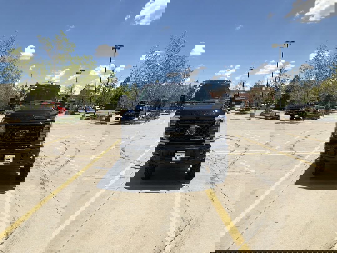 2025 Ford F-250 Lariat photo 3