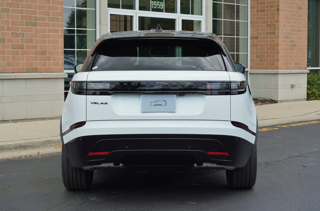 2026 Land Rover Range Rover Velar SE photo 4