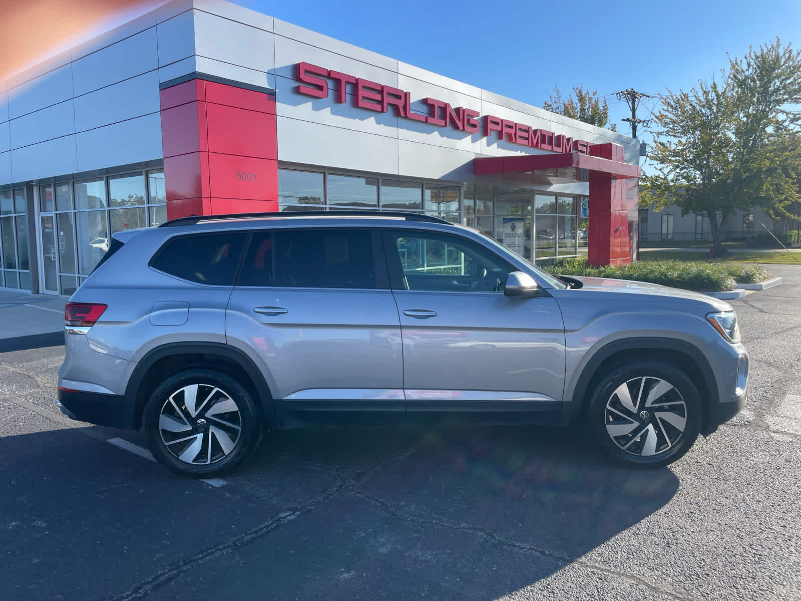 2024 Volkswagen Atlas SE w/Tech's photo