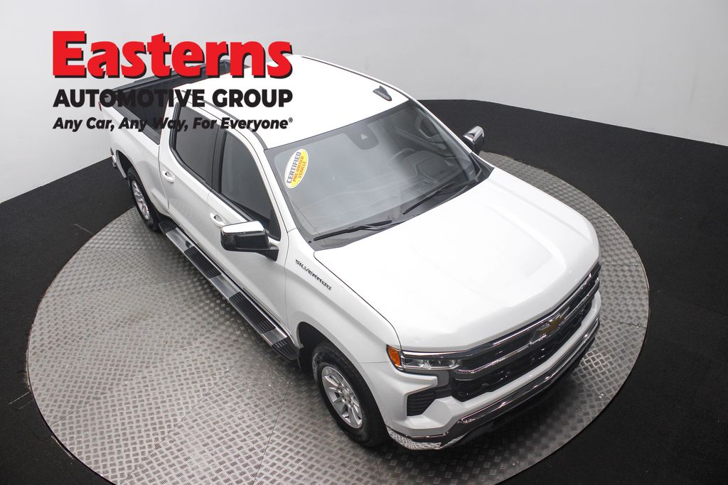 2024 Chevrolet Silverado 1500 LT photo 3