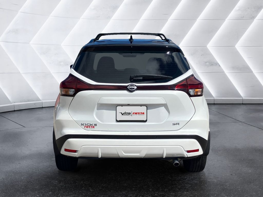 2023 Nissan Kicks SR photo 5