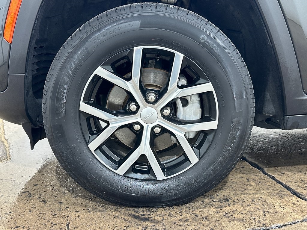 2024 Jeep Grand Cherokee Limited photo 2