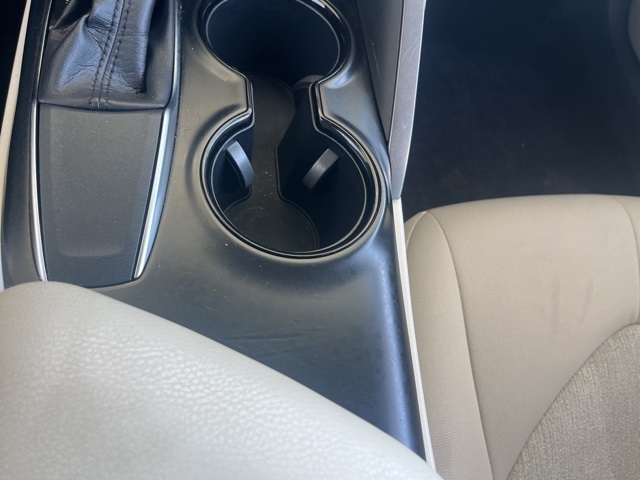 2018 Toyota Camry LE photo 18