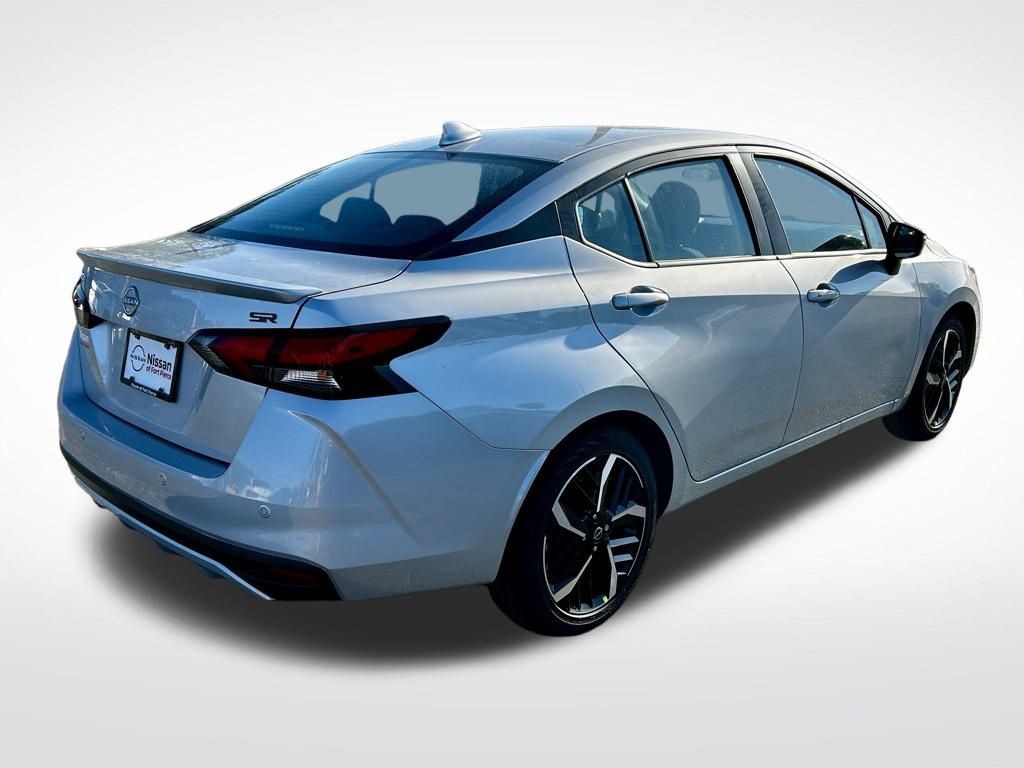 2025 Nissan Versa SR photo 6