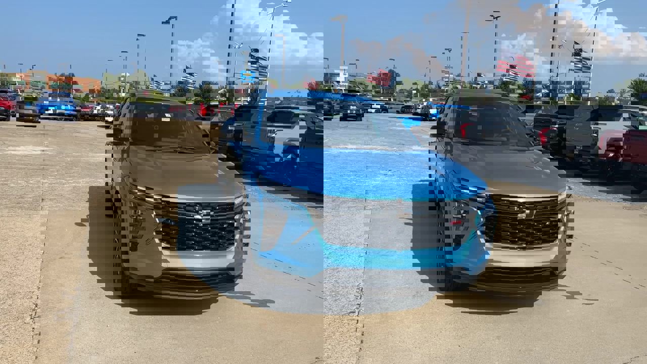 2025 Chevrolet Trax photo 3