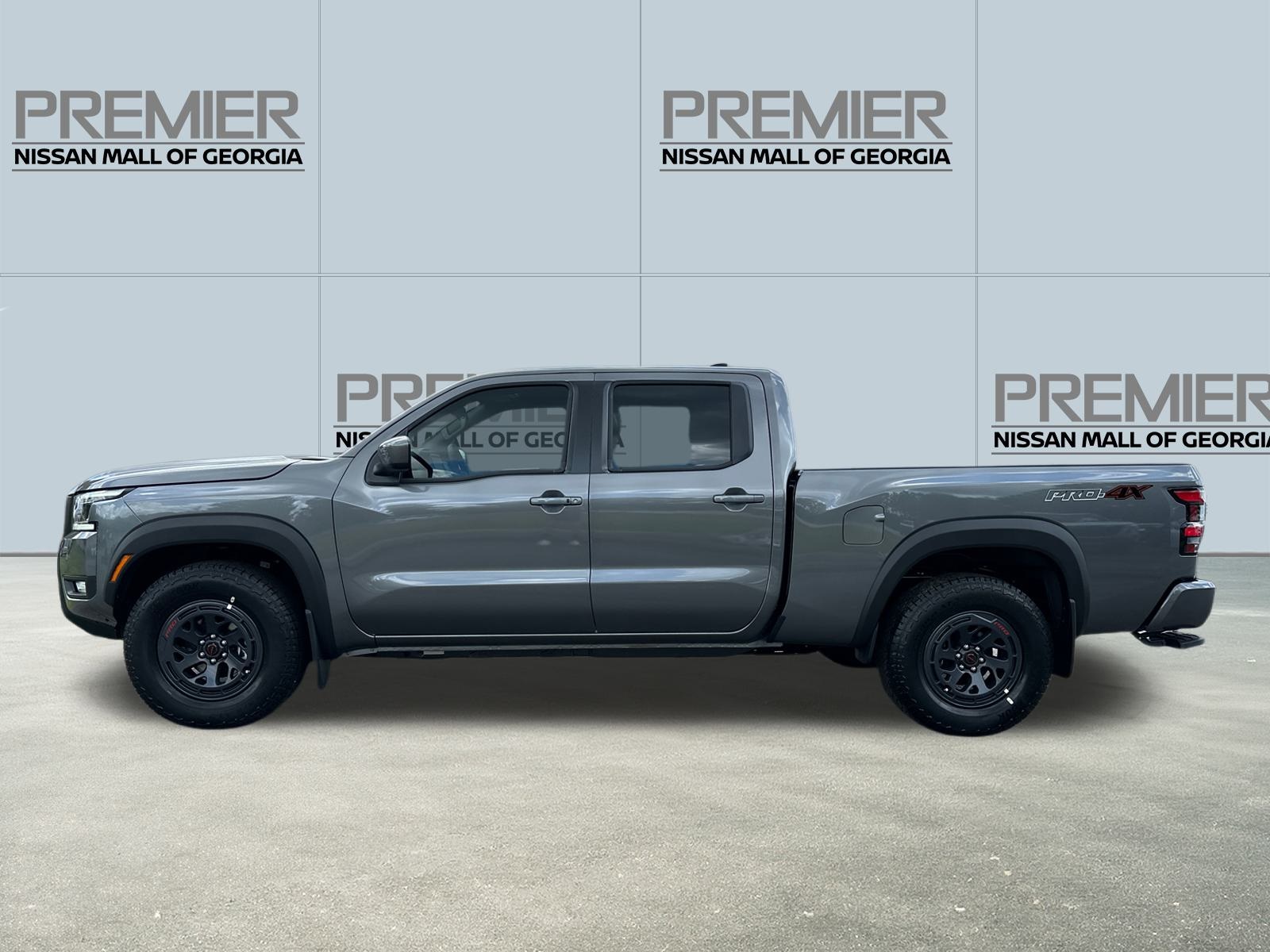 2025 Nissan Frontier PRO-4X photo 8