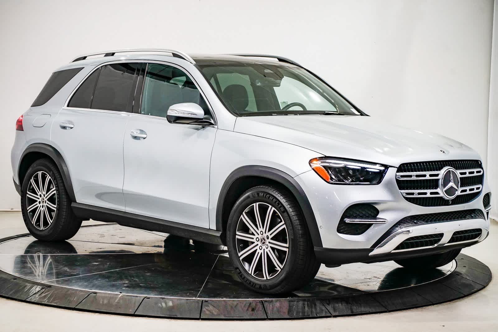 2025 Mercedes Benz GLE 350 4MATIC photo 2