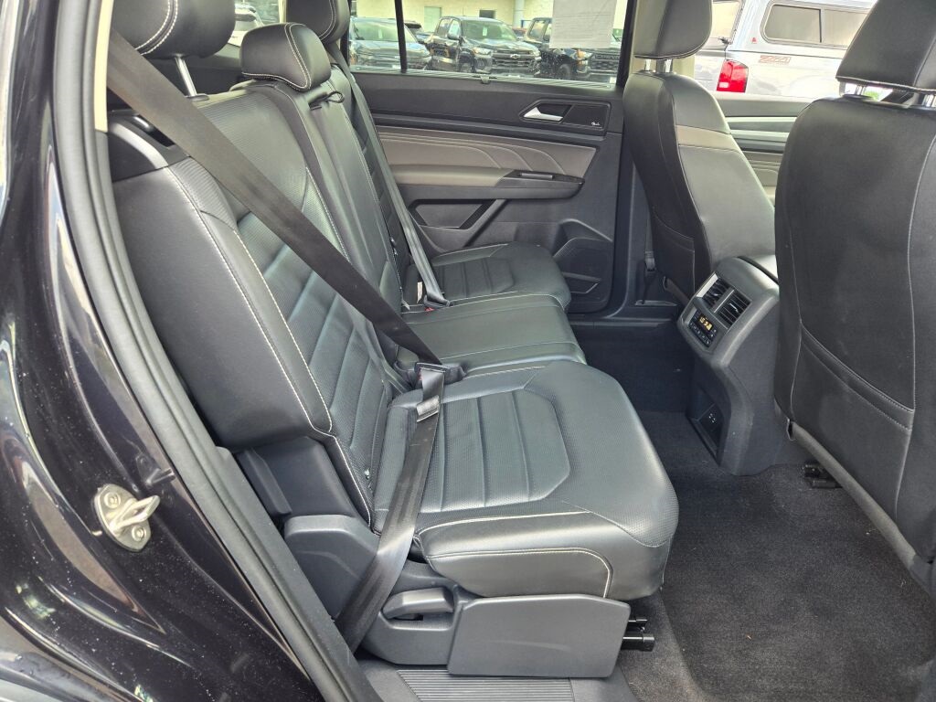 2022 Volkswagen Atlas V6 SEL Premium R-Line photo 7