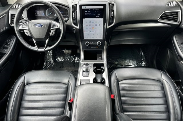 2022 Ford Edge SEL photo 13