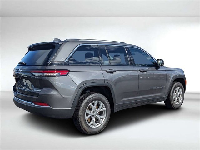 2023 Jeep Grand Cherokee Limited photo 3