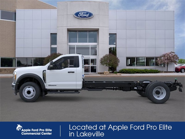 2025 Ford F-600 photo 3