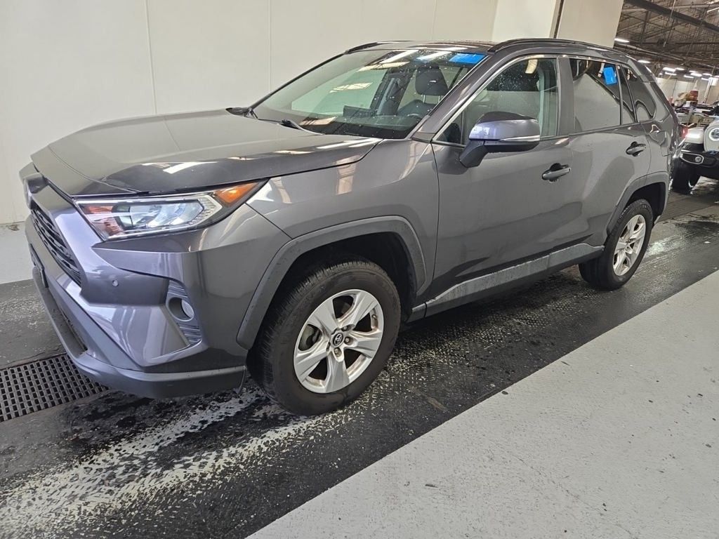 2019 Toyota RAV4 XLE photo 2