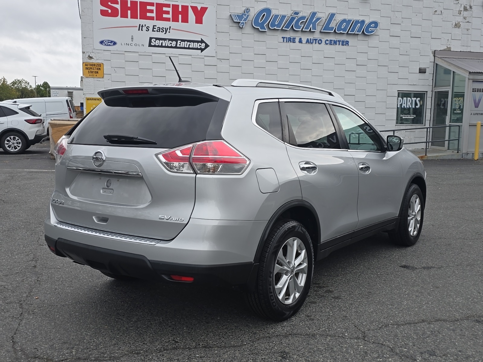 2016 Nissan Rogue SV photo 13