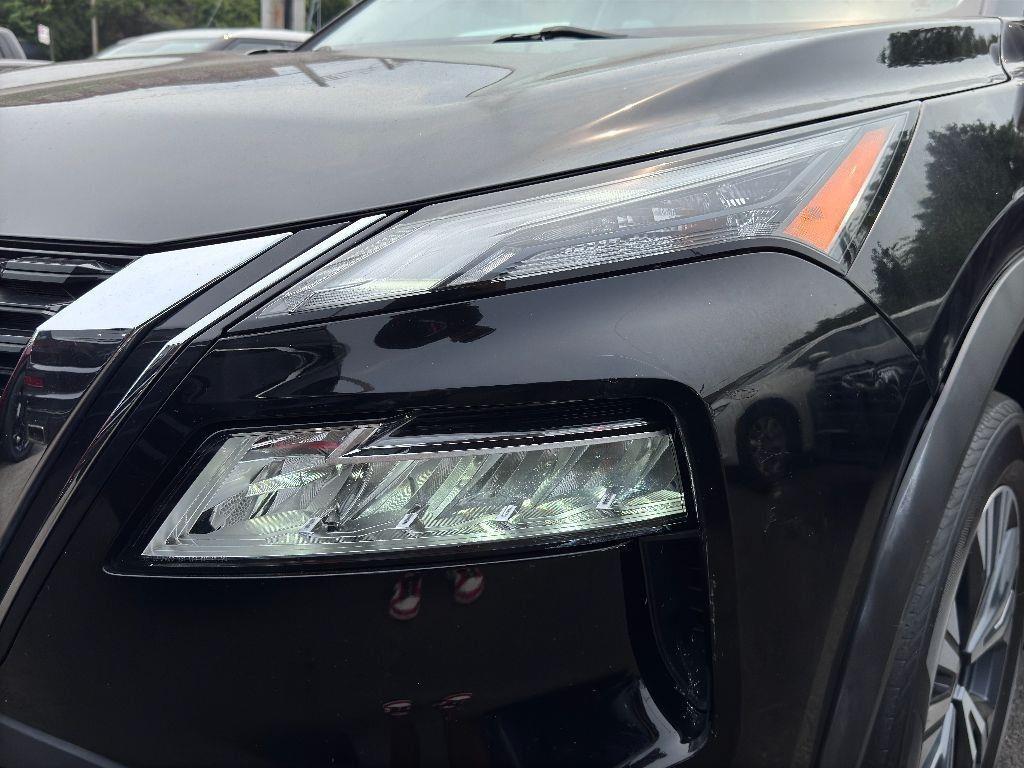 2021 Nissan Rogue SV photo 11