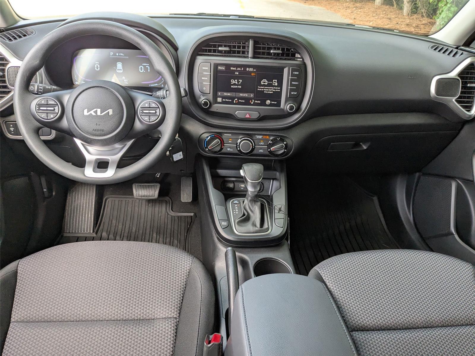 2025 Kia Soul LX photo 18