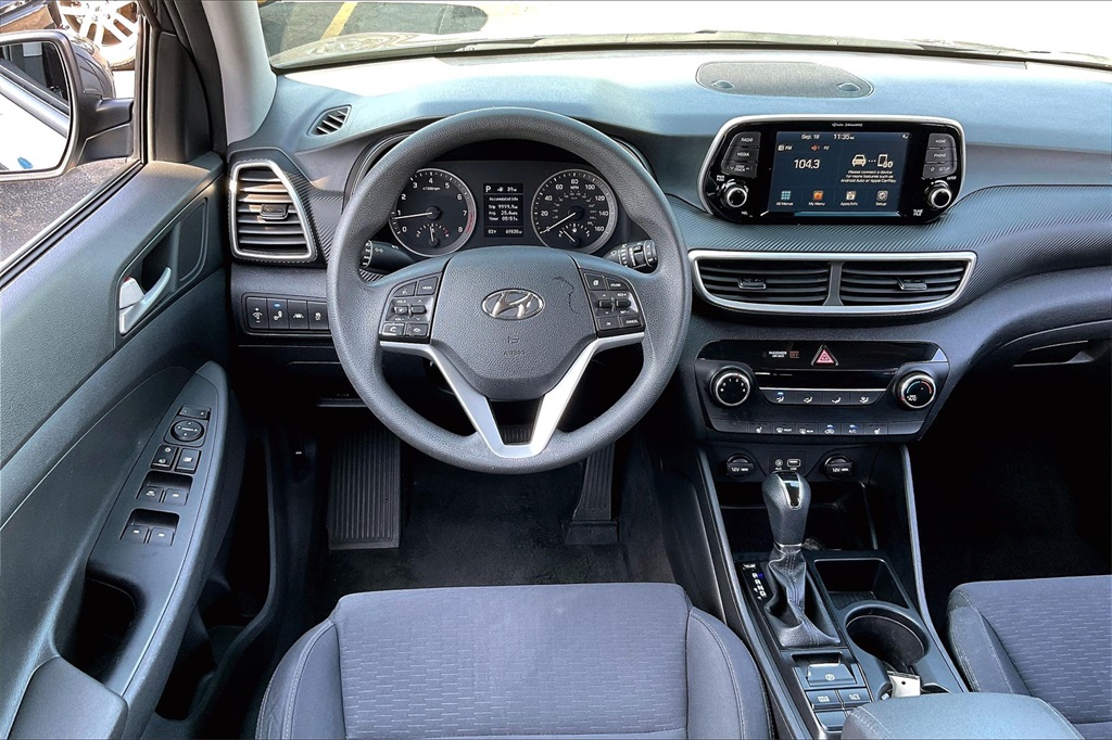 2021 Hyundai Tucson Value photo 2