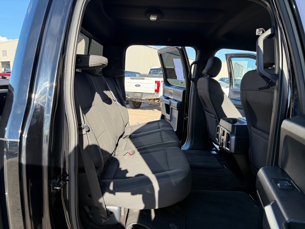 2016 Ford F-150 XLT photo 17