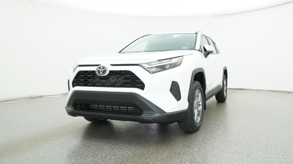 2025 Toyota RAV4 XLE photo 3