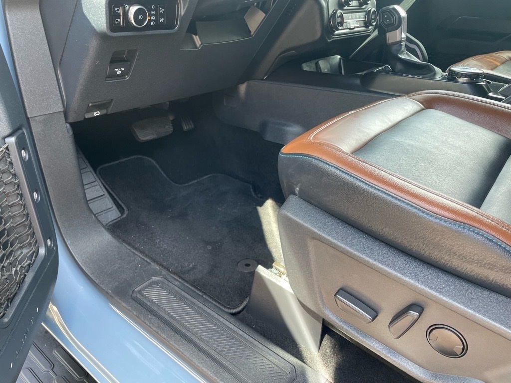 2024 Ford Bronco Outer Banks photo 23