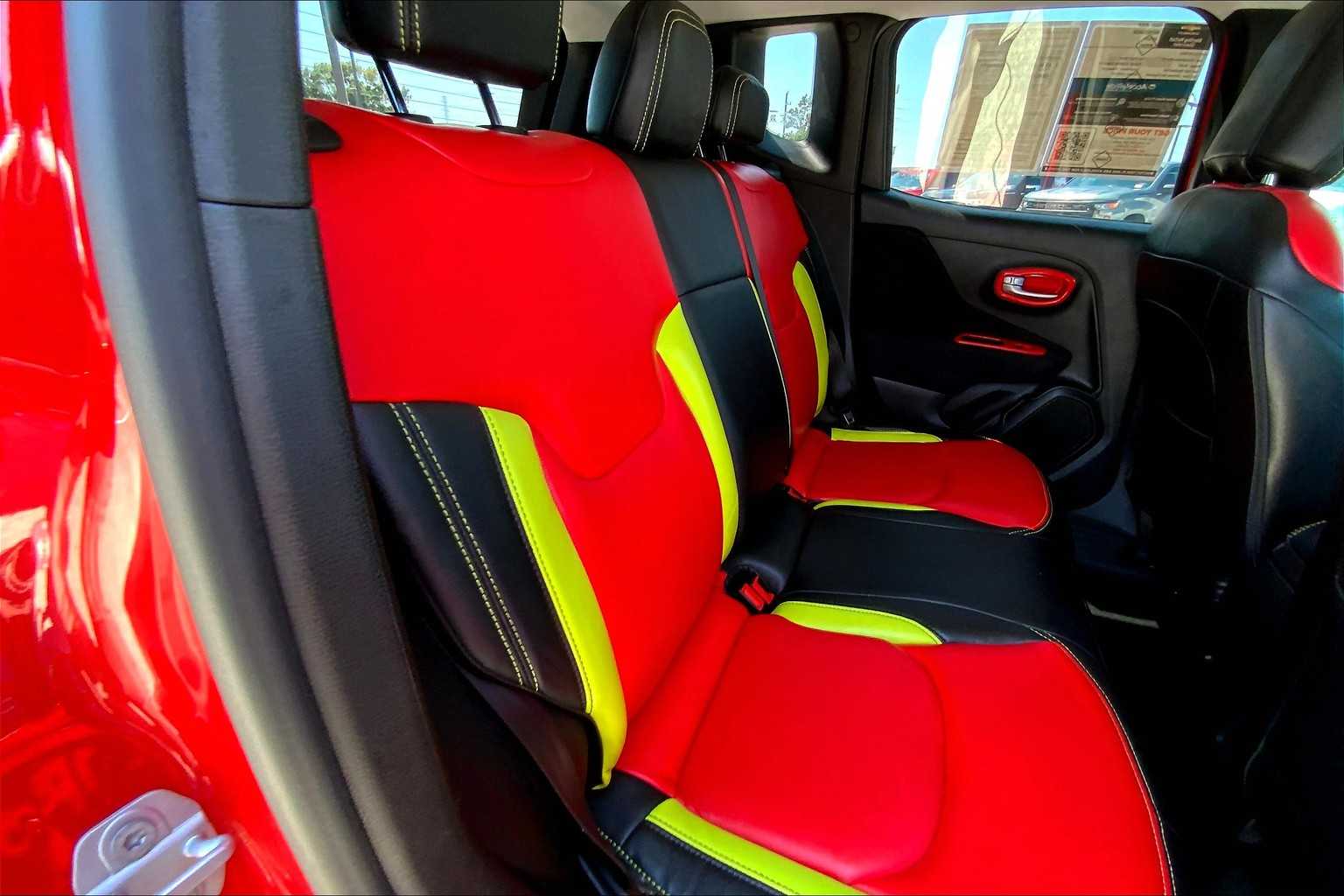 2020 Toyota RAV4 LE photo 17