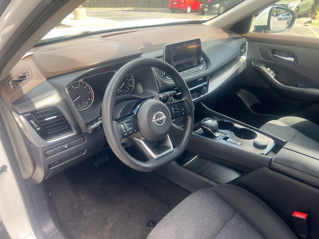 2023 Nissan Rogue SV photo 3