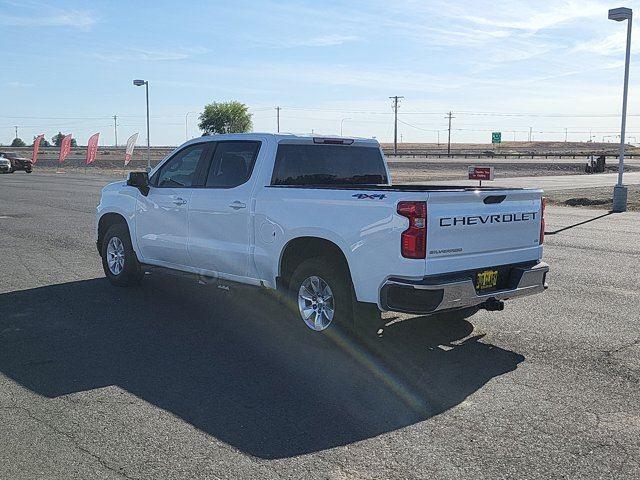 2020 Chevrolet Silverado 1500 LT photo 3