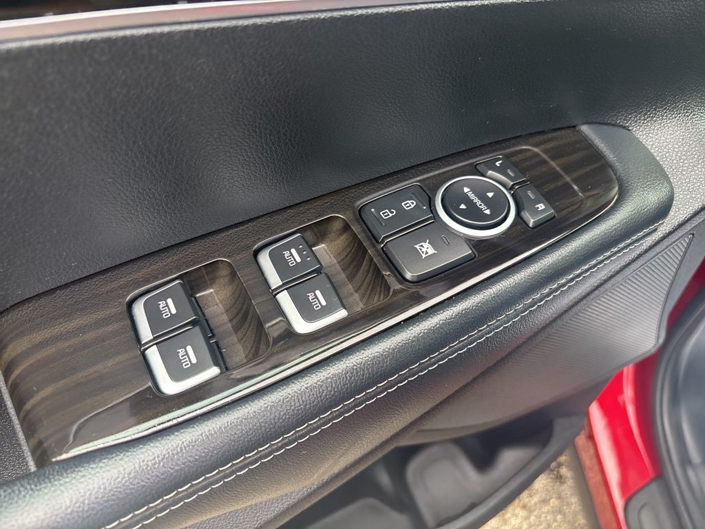2020 Kia Sorento S photo 13