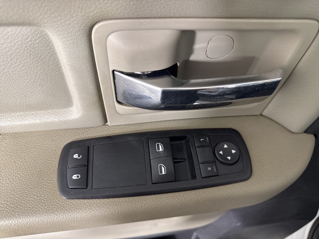 2011 Ram 2500 SLT photo 12