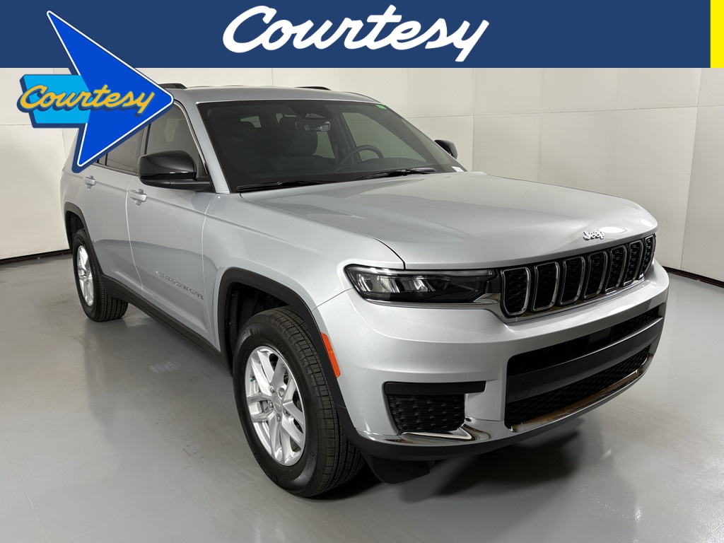 2025 Jeep Grand Cherokee L Laredo's photo