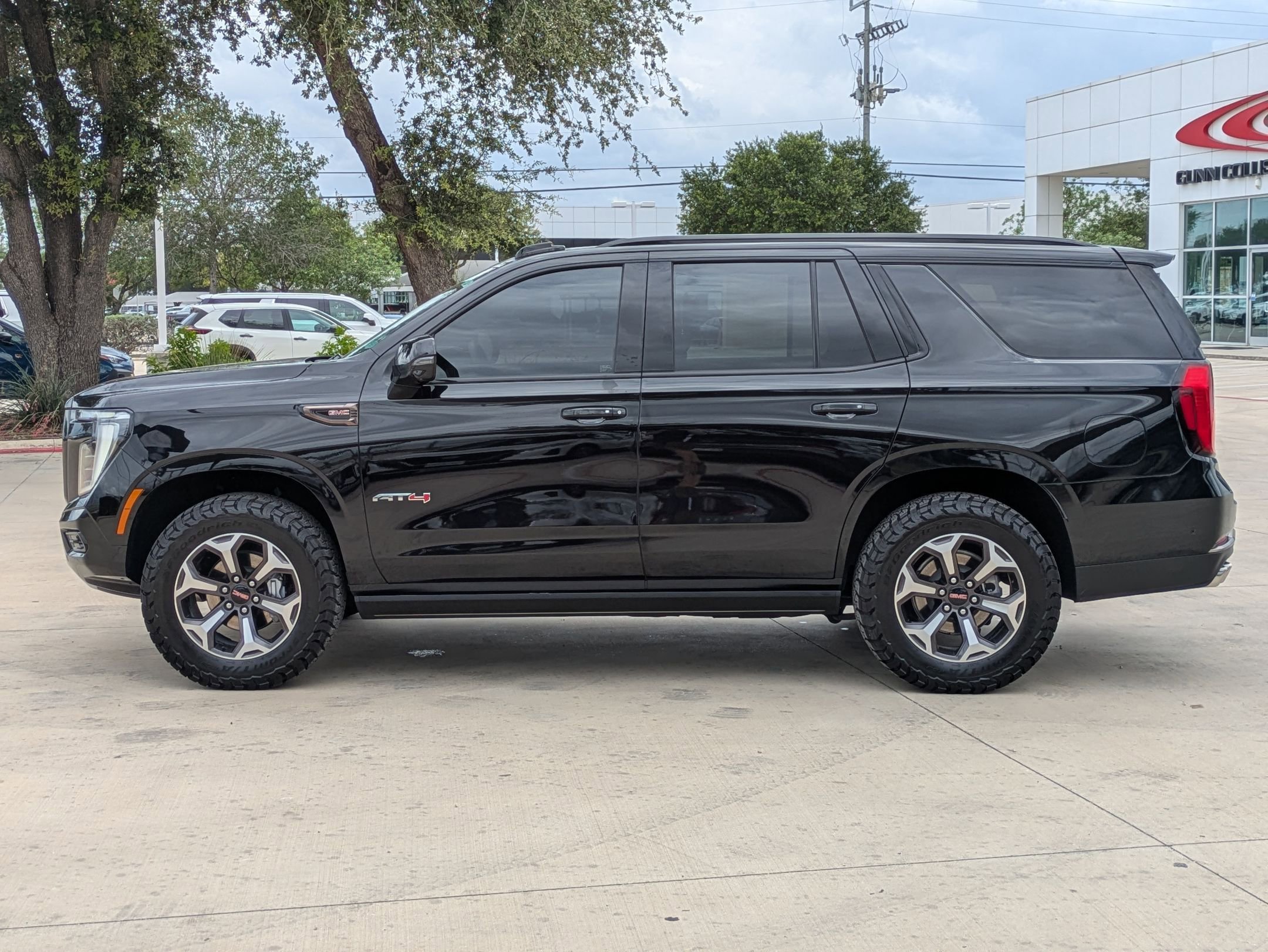 2025 Gmc Yukon AT4 Ultimate photo 6