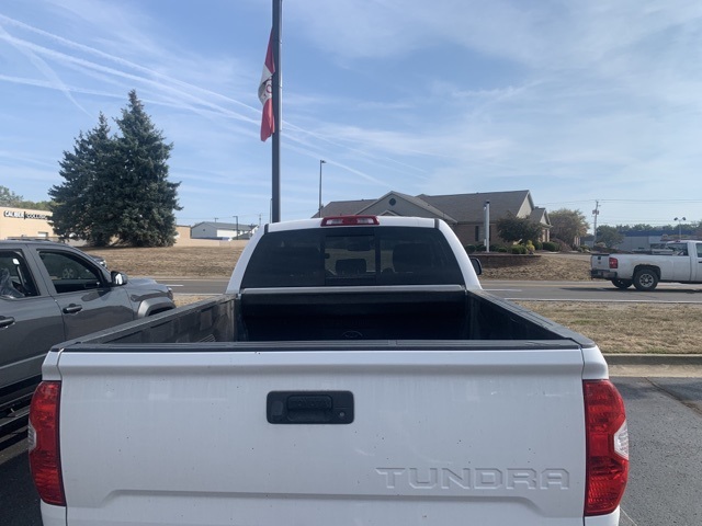 2018 Toyota Tundra SR5 photo 2