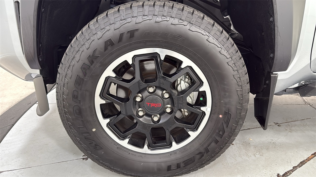 2024 Toyota Tacoma TRD photo 22