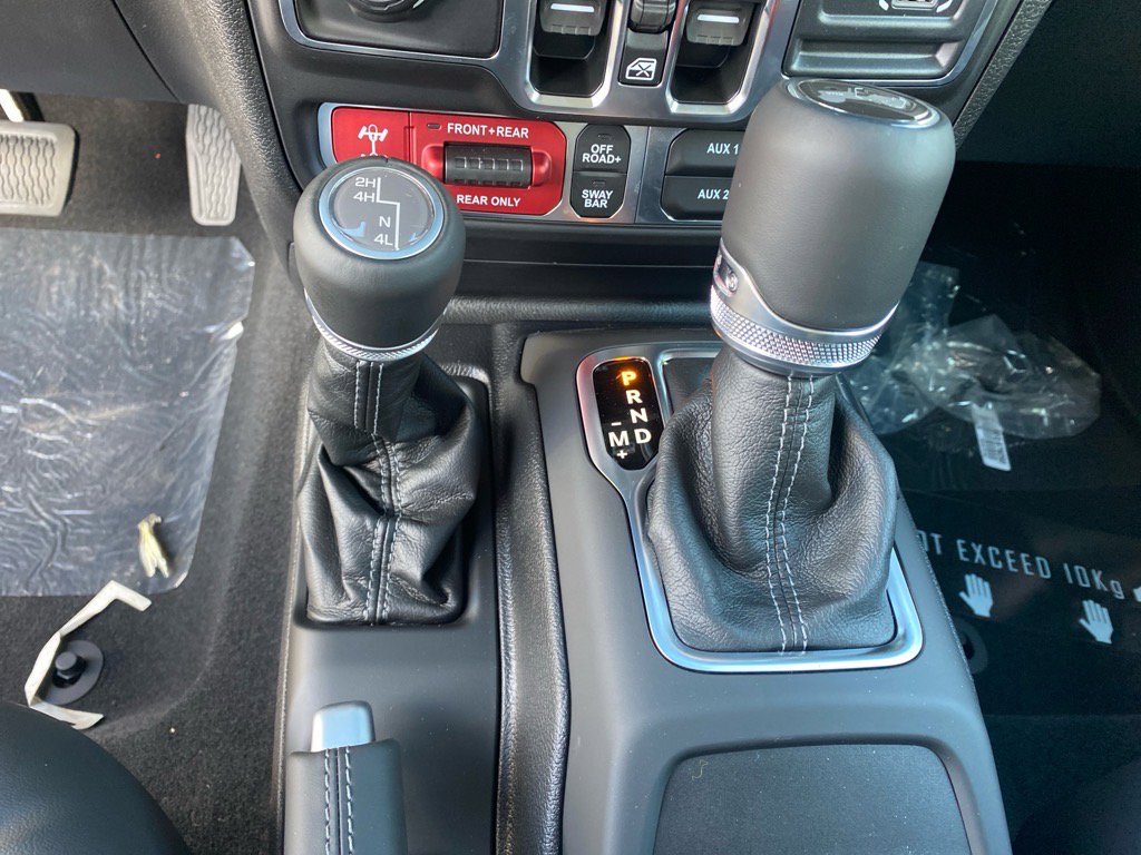 2025 Jeep Wrangler Rubicon photo 8