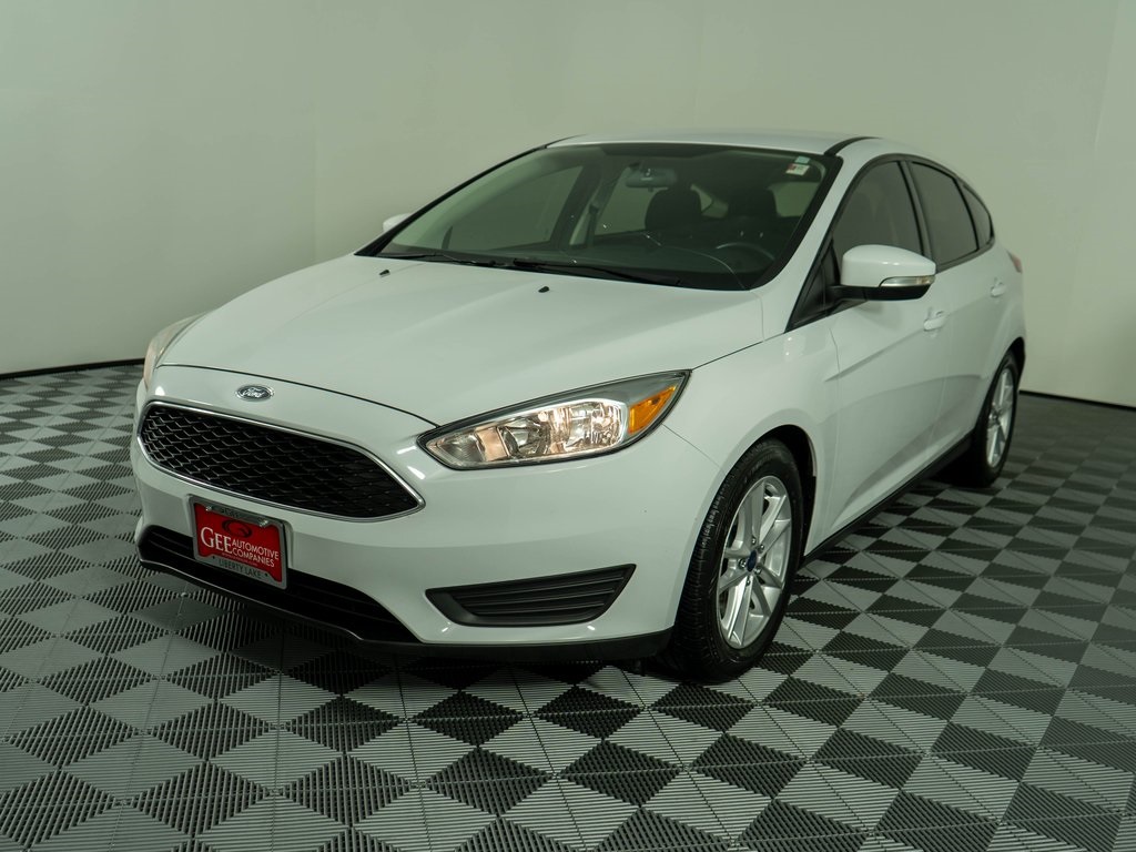 2015 Ford Focus SE photo 3