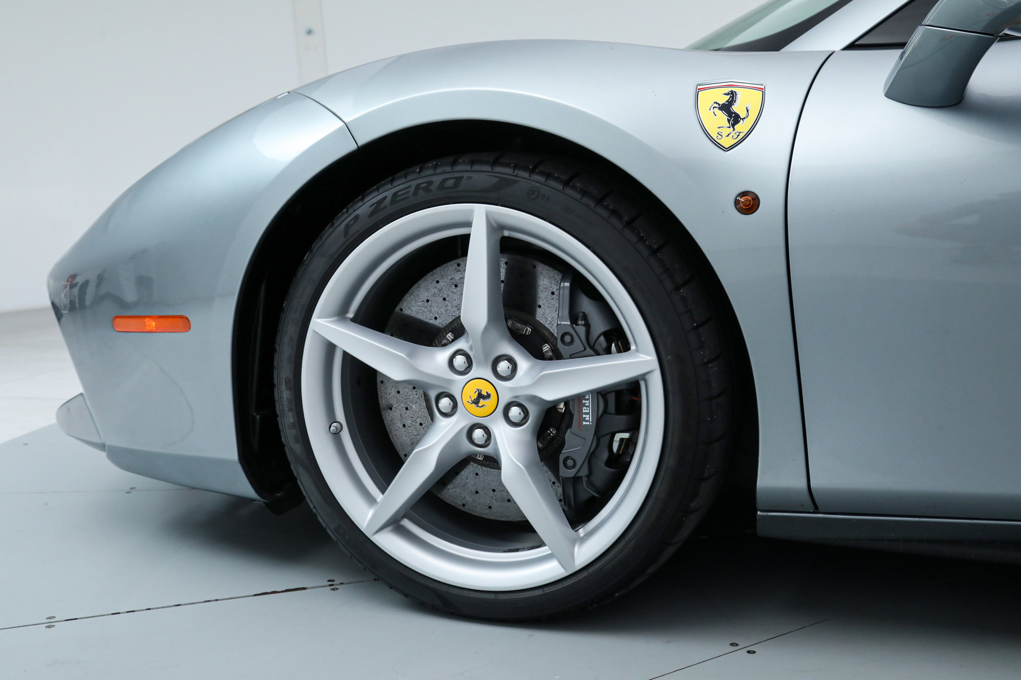 2017 Ferrari 488 Spider photo 17