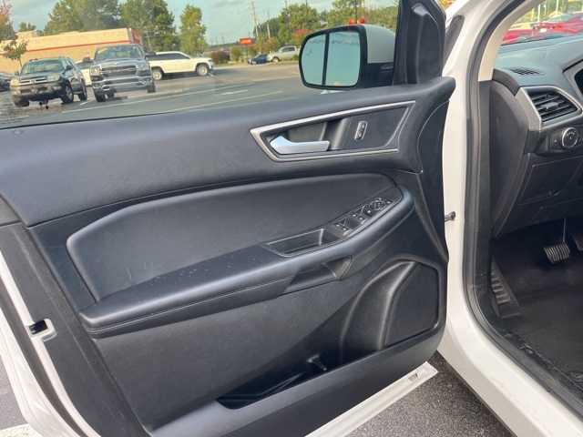 2022 Ford Edge SEL photo 4