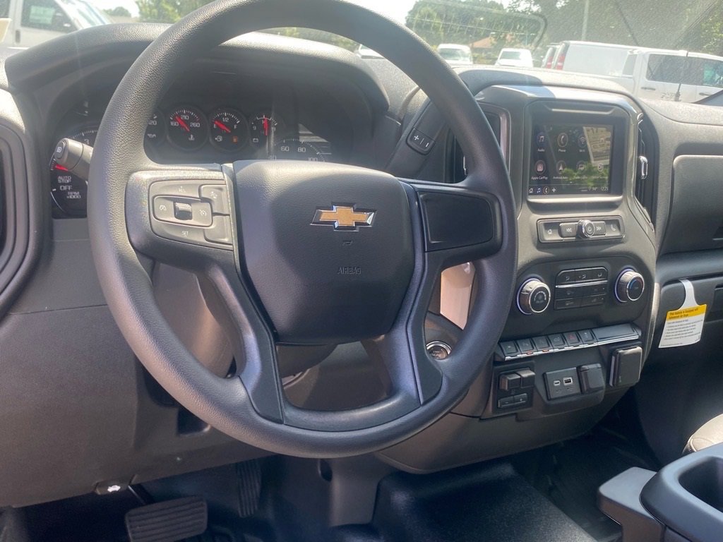 2025 Chevrolet Silverado 1500 photo 2