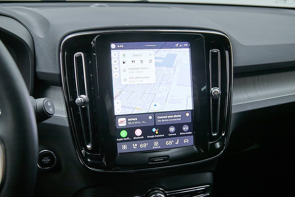 2026 VOLVO XC40 - Image 18