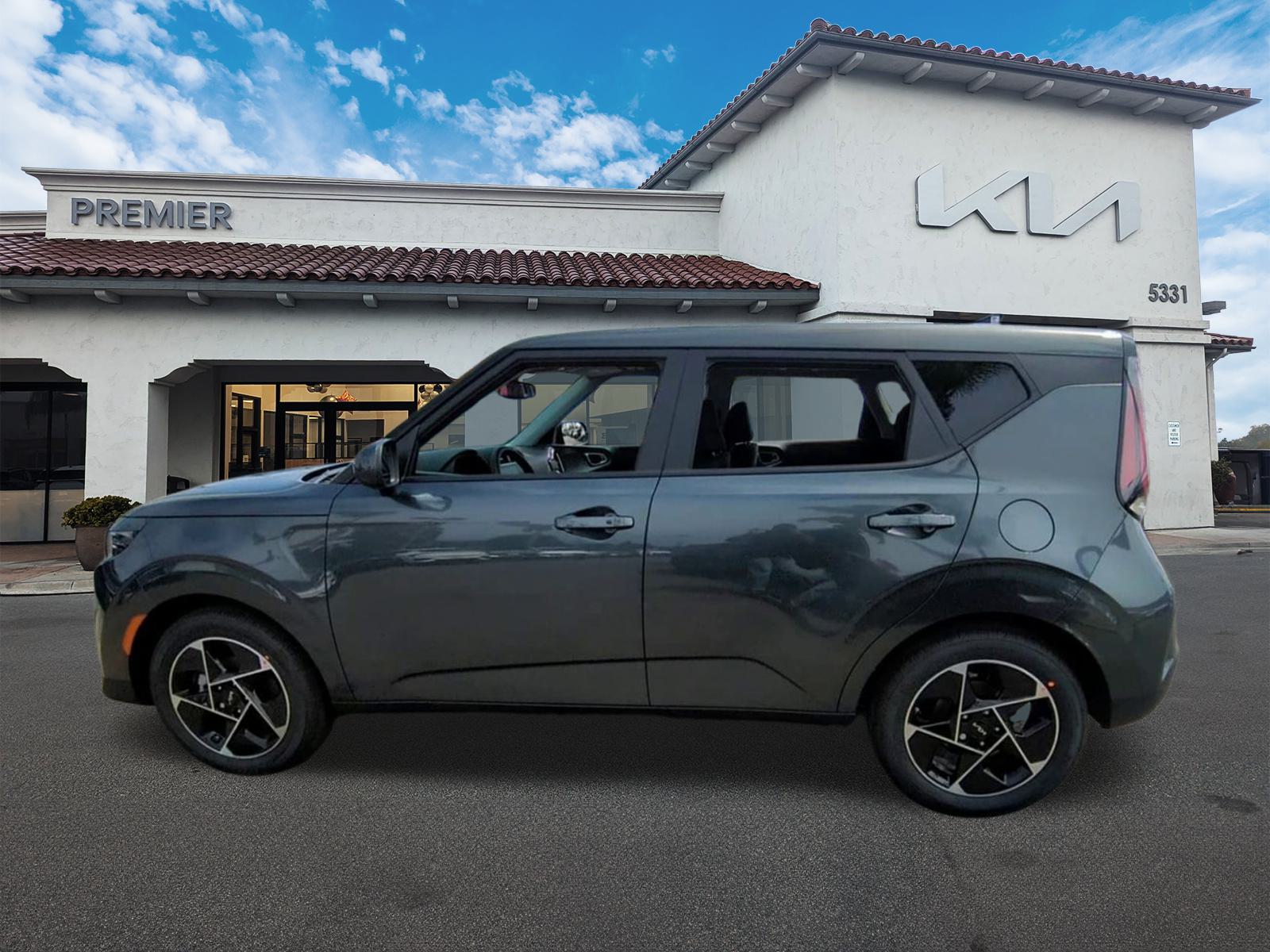 2025 Kia Soul EX photo 3