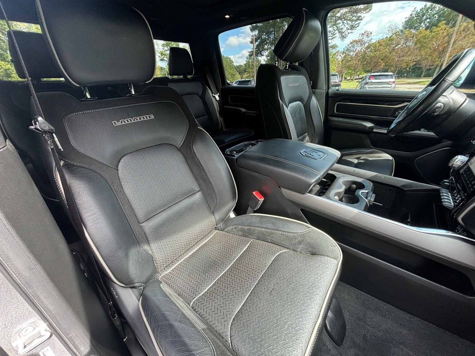 2022 Ram 1500 Laramie photo 12