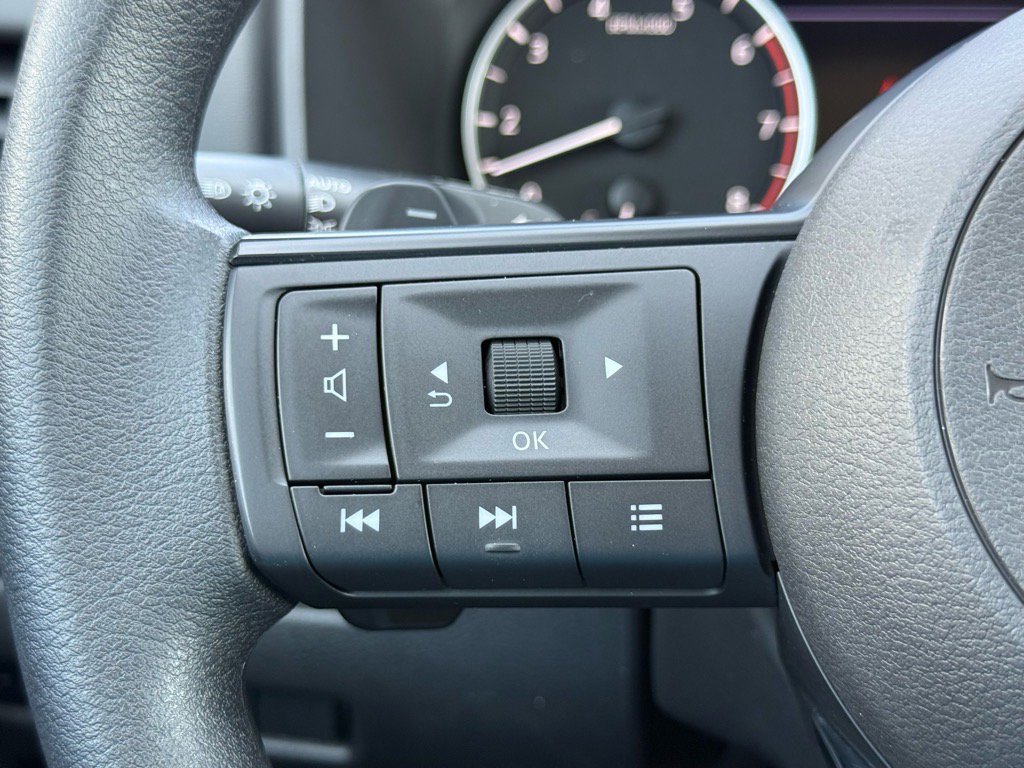 2023 Nissan Rogue S photo 23