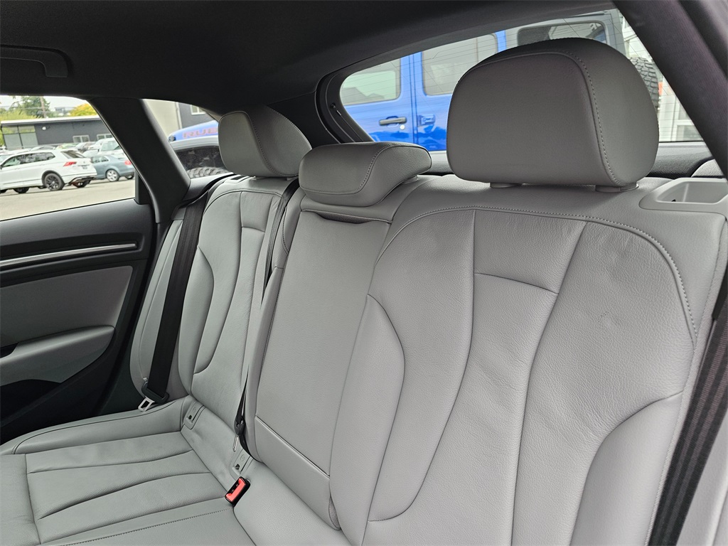 2017 Audi A3 E-tron Premium Plus photo 19