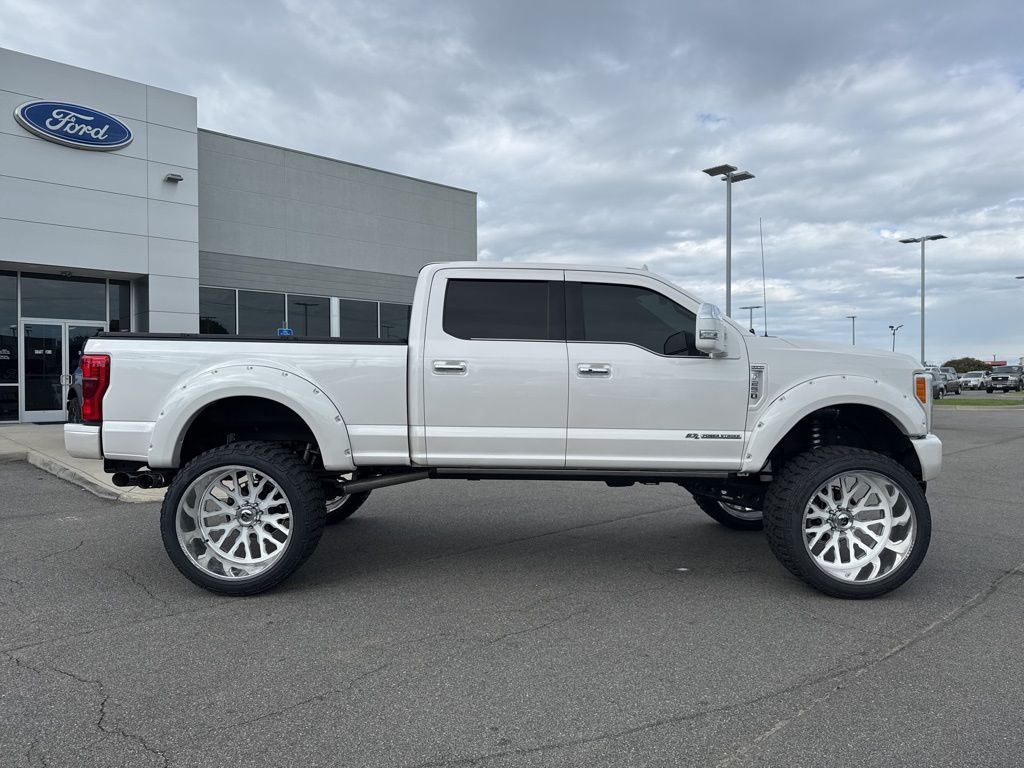 2019 Ford F-250 Platinum photo 2