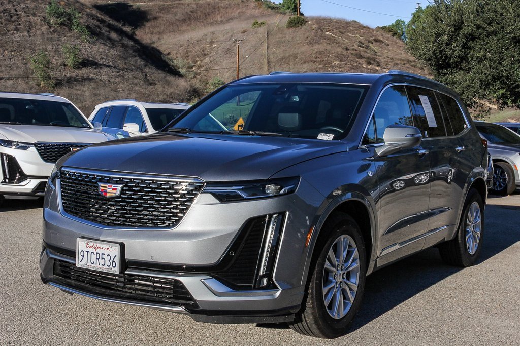 2025 Cadillac XT6 Luxury photo 3